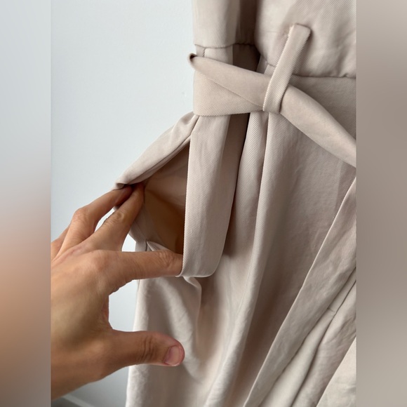 H&M Beige Sleeveless Jumpsuit Wide Leg Belted Minimalist Chic M - Picture 6 of 12